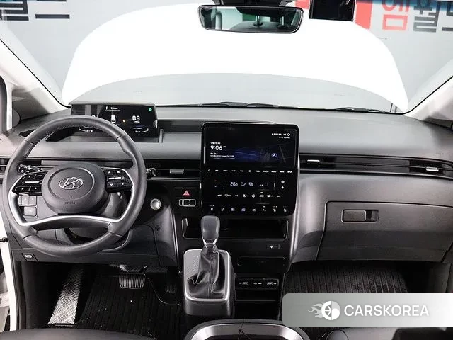 Hyundai Staria 2023 Белый из Кореи, фото 5