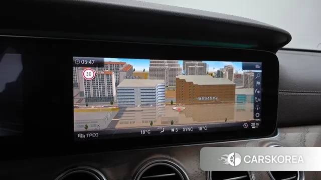 Mercedes-Benz E-Class W213 2018 Белый из Кореи, фото 5