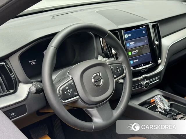 Volvo XC60 2023 Белый из Китая, фото 5