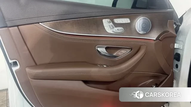 Mercedes-Benz E-Class W213 2020 Белый из Кореи, фото 5