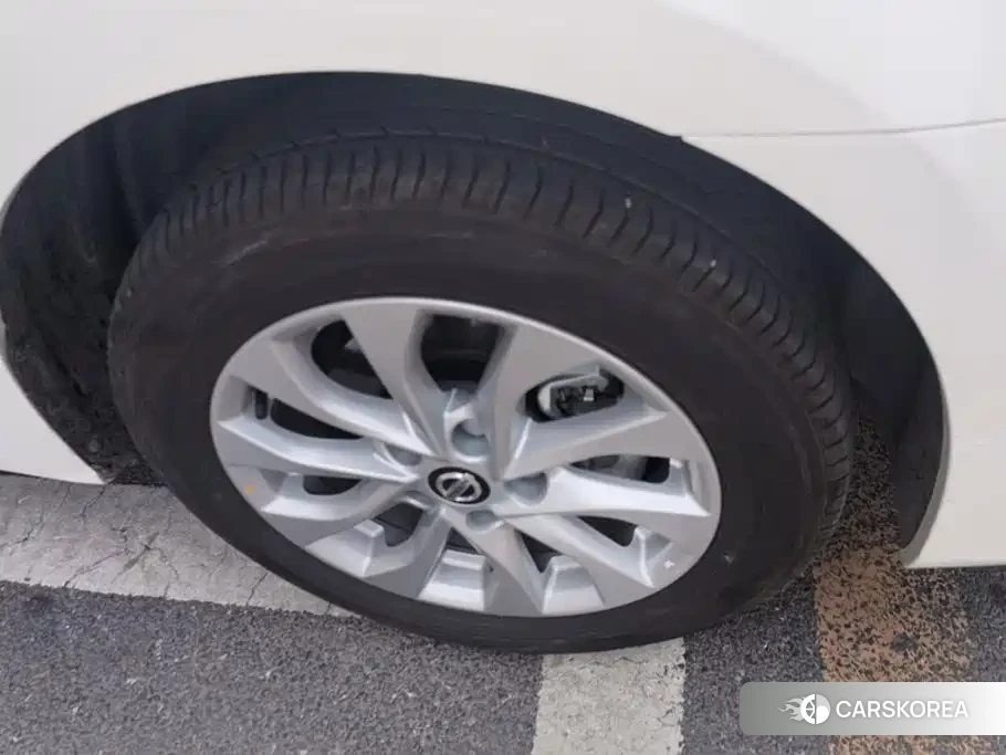 Nissan Sylphy 2025 Белый из Китая, фото 5