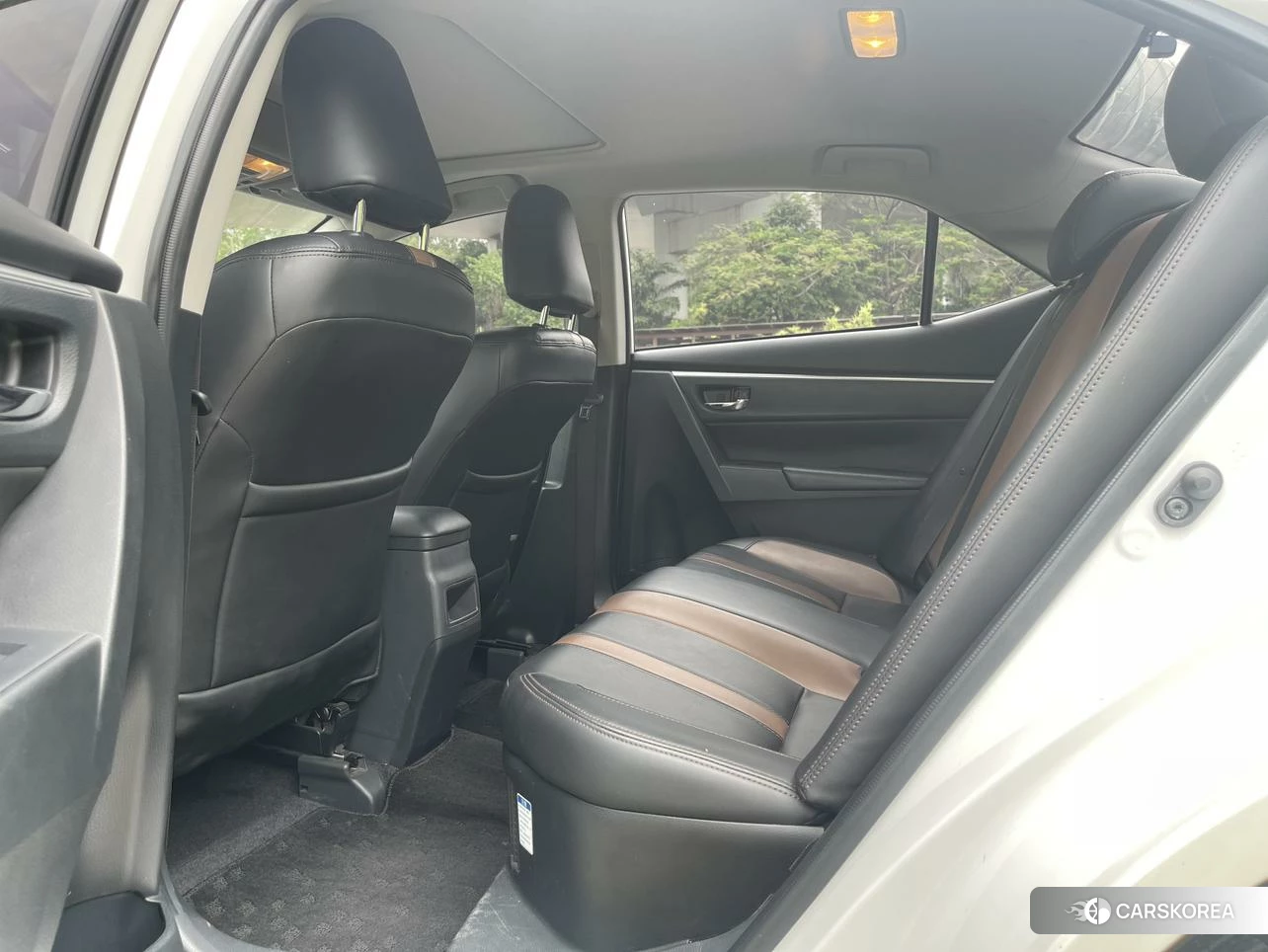 Toyota Corolla dual engine E+ 2019 Белый из Китая, фото 5