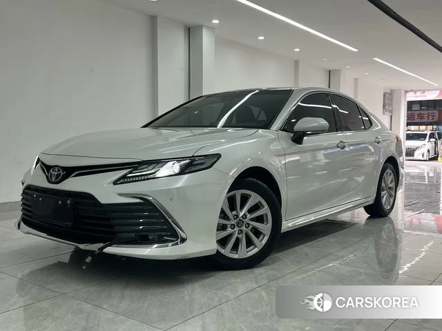 Toyota Camry 2023 Белый из Китая, фото 5
