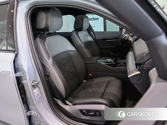 BMW 5 Series (G60) 2024 Серый из Кореи, фото 5