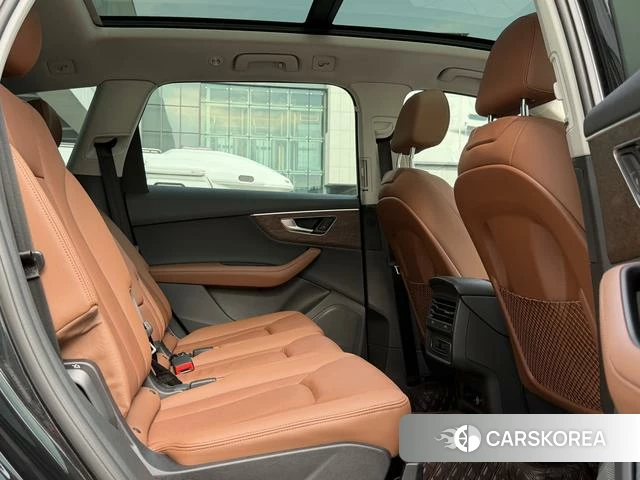 Audi Q7 2024 Черный из Китая, фото 5