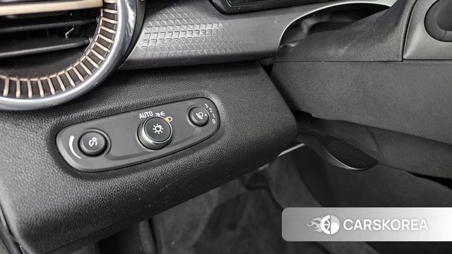 Chevrolet (GM Daewoo) Trax Crossover 2024 Черный из Кореи, фото 5