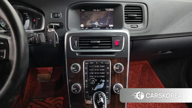Volvo S60 2018 Белый из Кореи, фото 5