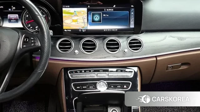 Mercedes-Benz E-Class W213 2018 Белый из Кореи, фото 5