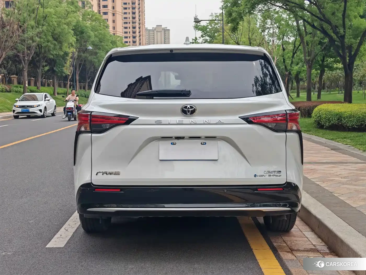 Toyota Sienna 2024 Белый из Китая, фото 5