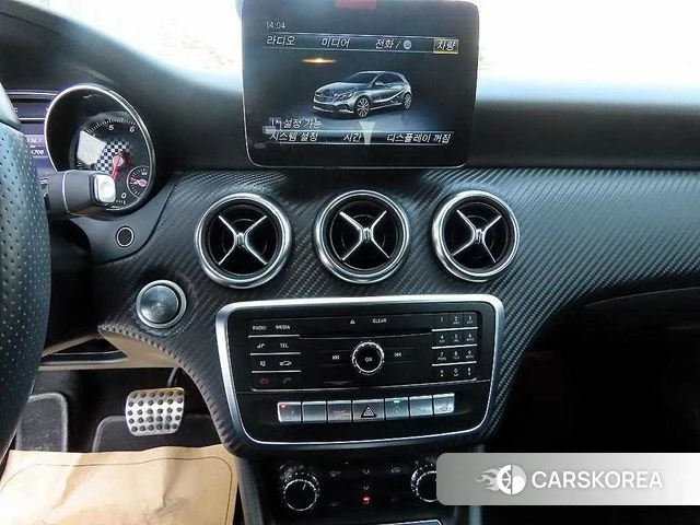 Mercedes-Benz A-Class W176 2018 Серебристо-серый из Кореи, фото 5