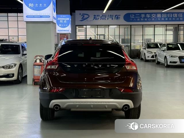 Volvo V40 2018 Коричневый из Китая, фото 5