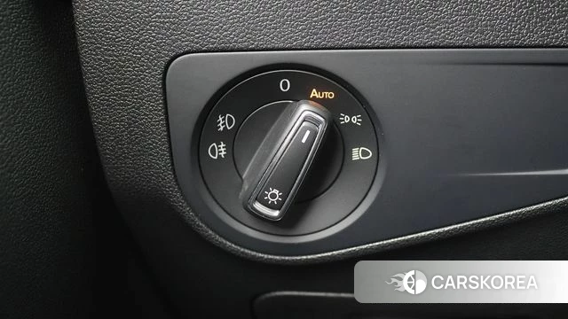 Volkswagen Tiguan second Generation 2018 Белый из Кореи, фото 5