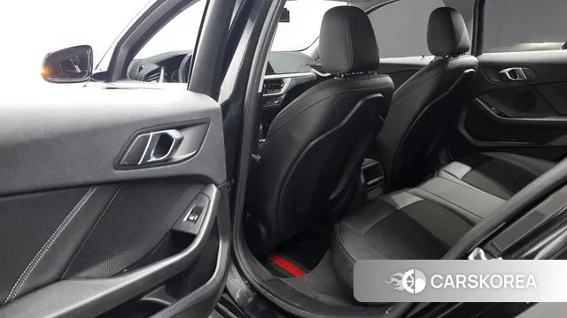 BMW 1 Series (F40) 2020 Черный из Кореи, фото 5