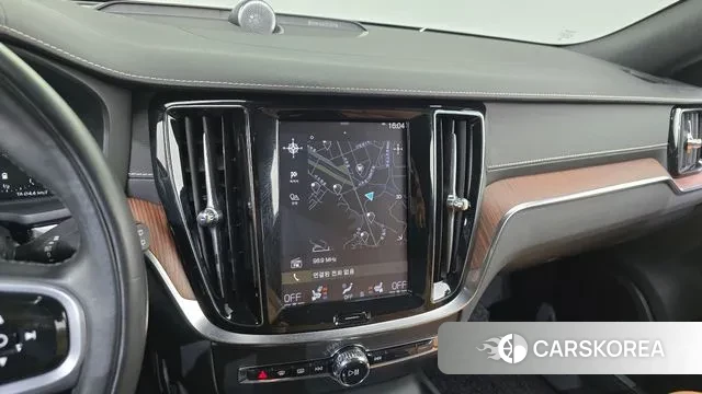 Volvo V60 Cross-Country 2nd Generation 2021 Белый из Кореи, фото 5