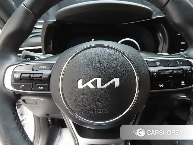 Kia K5 3rd generation 2023 Белый из Кореи, фото 5