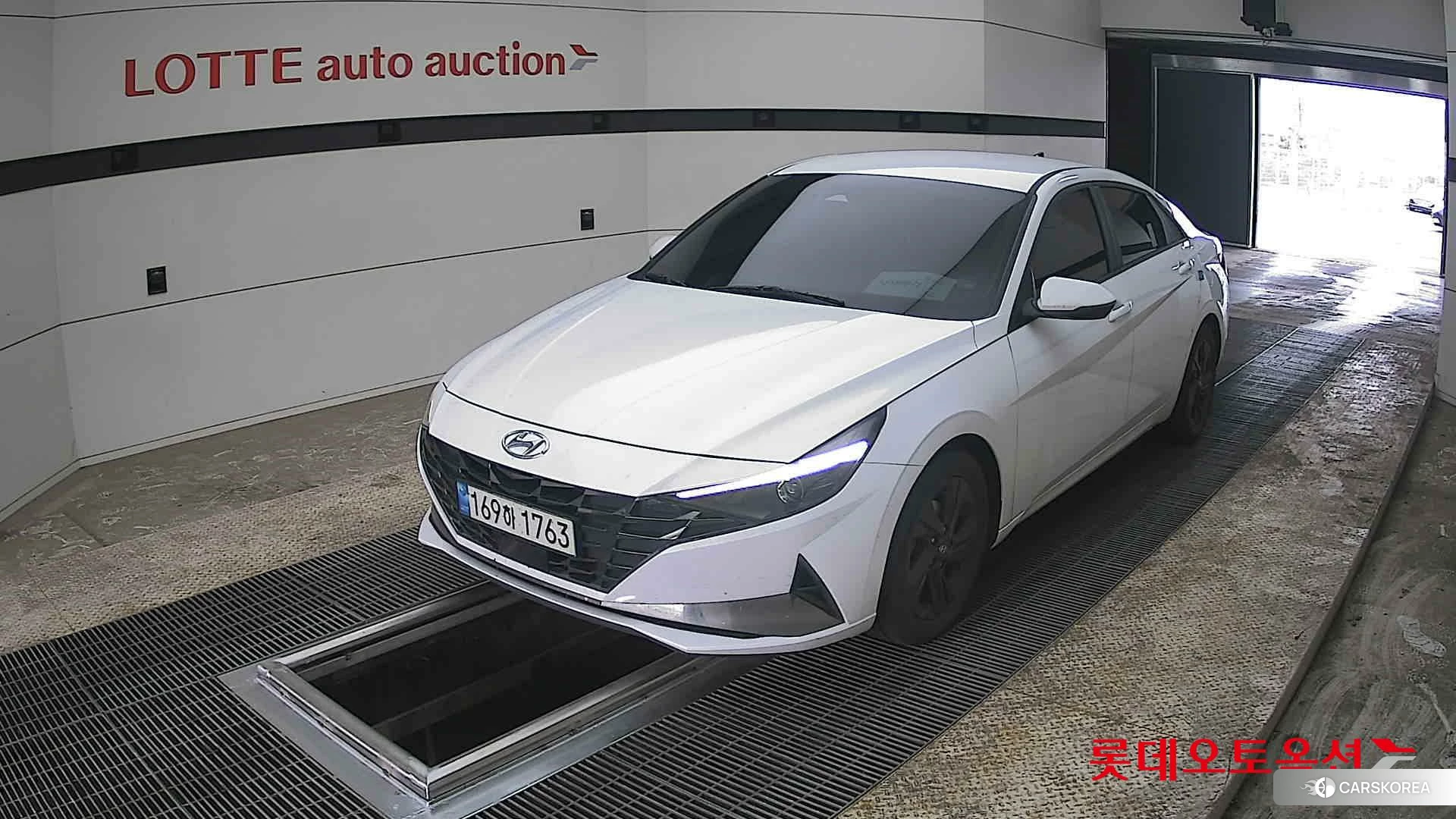 Hyundai Avante Hybrid 2023 Polar White из Кореи, фото 5