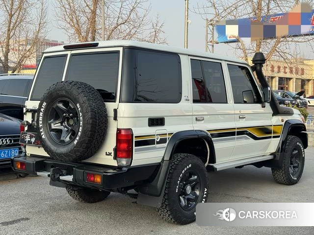Toyota Land Cruiser 70 Series 2023 Белый из Китая, фото 5