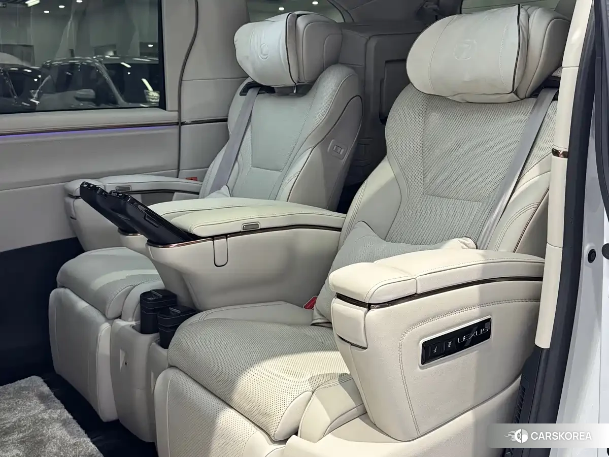 Lexus LM 2026 Белый из Китая, фото 5