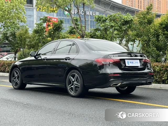 Mercedes-Benz E-class (imported) 2022 Черный из Китая, фото 5