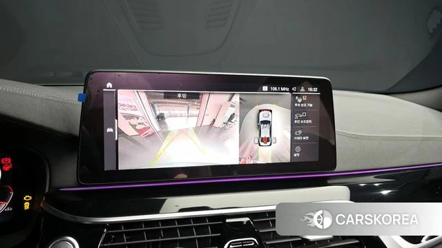 BMW 5 Series (G30) 2023 Серебристо-серый из Кореи, фото 5