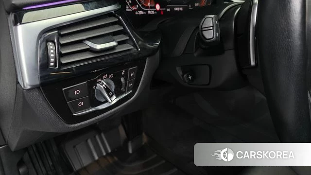 BMW 5 Series (G30) 2019 Белый из Кореи, фото 5