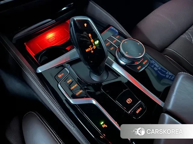 BMW 5 Series (G30) 2022 Черный из Кореи, фото 5