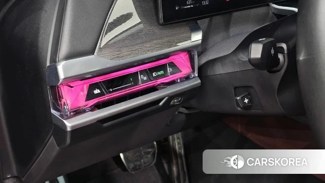 BMW 7 Series (G70) 2024 Черный из Кореи, фото 5