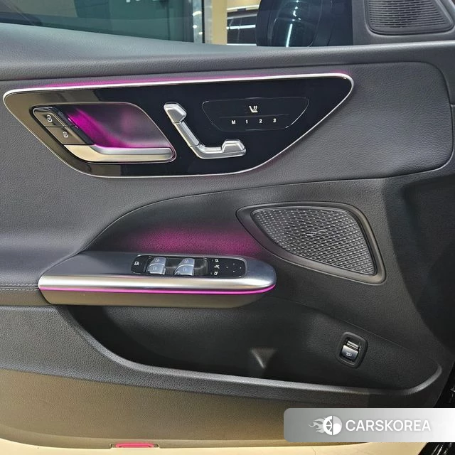 Mercedes-Benz C-Class W206 2022 Черный из Кореи, фото 5