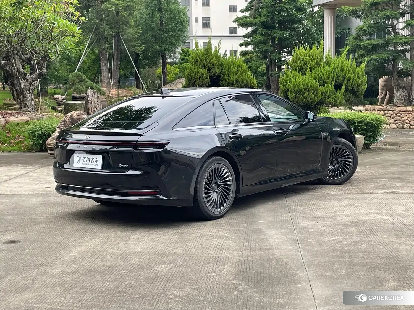 Toyota Crown 2024 Черный из Китая, фото 5