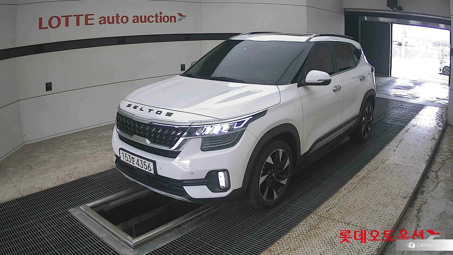 Kia Seltos 2021 Snow White Pearl из Кореи, фото 5