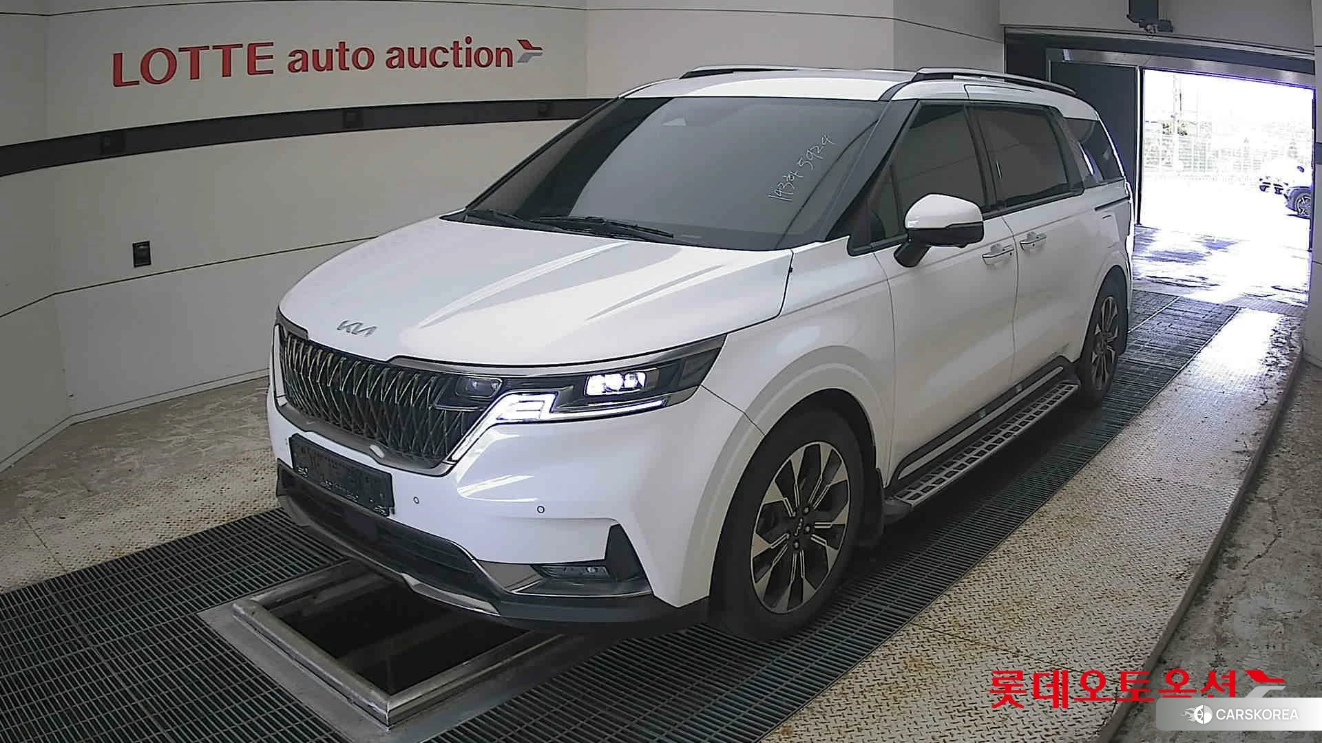 Kia Carnival 2023 Белый из Кореи, фото 5