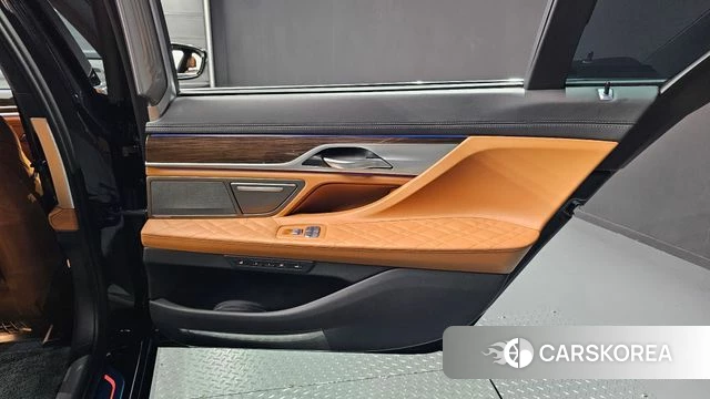 BMW 7 Series (G11) 2020 Черный из Кореи, фото 5