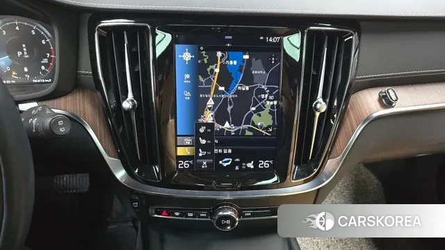 Volvo V60 Cross-Country 2nd Generation 2021 Белый из Кореи, фото 5