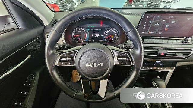 Kia Seltos 2022 Белый из Кореи, фото 5