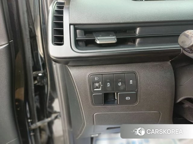 Hyundai Staria 2023 Черный из Кореи, фото 5