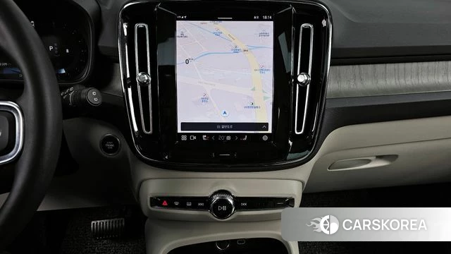 Volvo XC40 2023 Белый из Кореи, фото 5