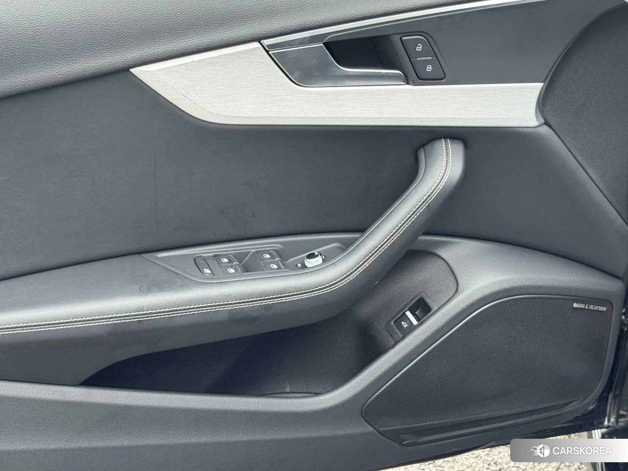 Audi A4L 2021 Темно-серый из Китая, фото 5