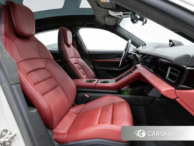 Porsche Taycan 2024 Жемчужный цвет из Кореи, фото 5