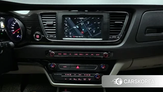 Kia The New Carnival 2018 Белый из Кореи, фото 5