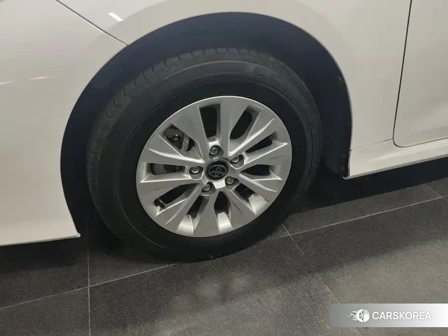 Toyota Corolla 2023 Белый из Китая, фото 5