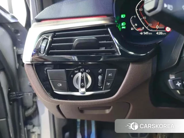 BMW 5 Series (G30) 2021 Серый из Кореи, фото 5