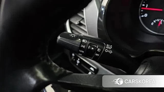 Kia Seltos 2019 Белый из Кореи, фото 5