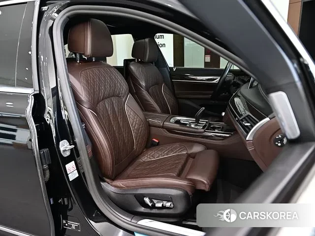 BMW 7 Series (G11) 2021 Черный из Кореи, фото 5