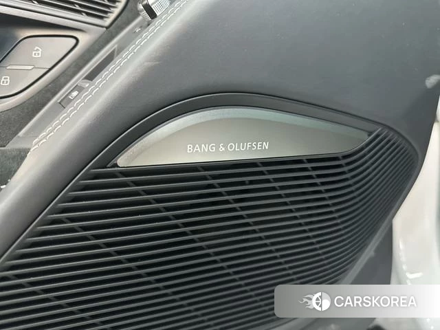 Audi R8 2023 Белый из Китая, фото 5