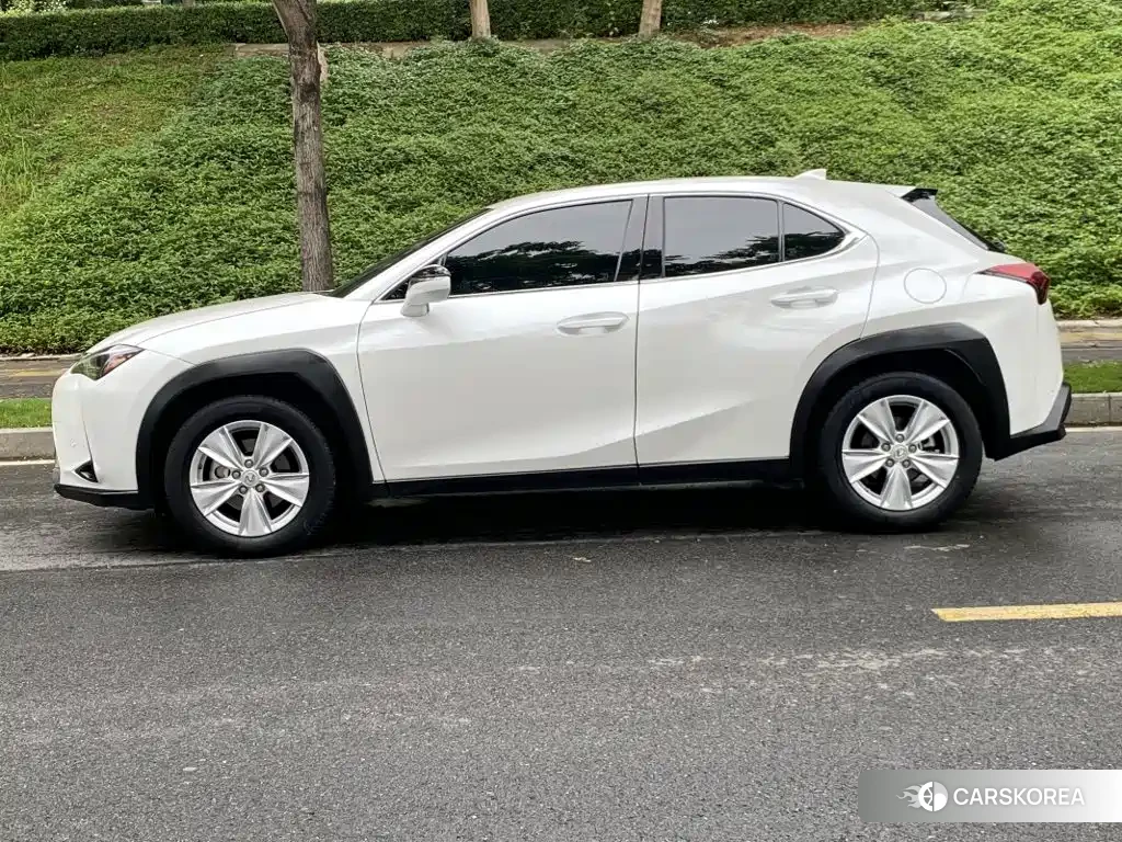 Lexus UX 2024 Белый из Китая, фото 5