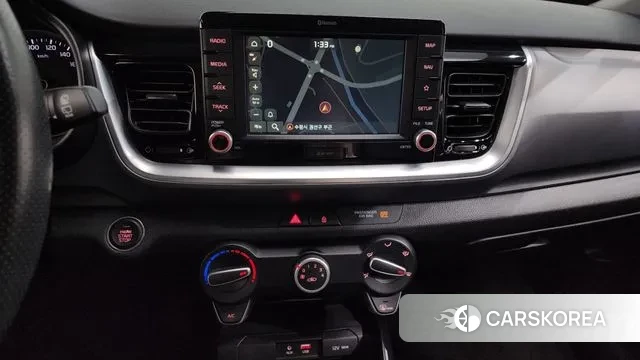 Kia Stonic 2018 Белый из Кореи, фото 5