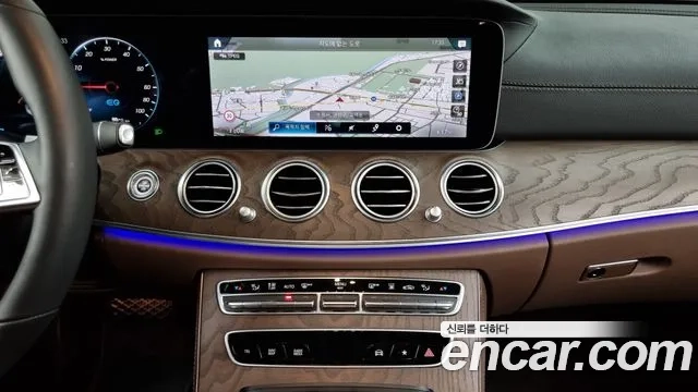 Mercedes-Benz E-Class W213 2022 Белый из Кореи, фото 5