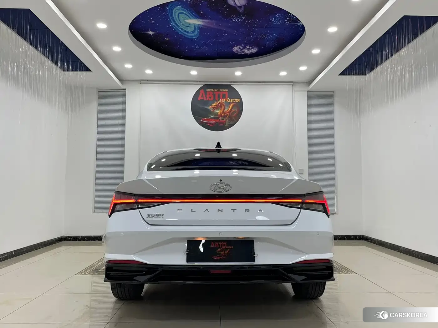 Hyundai Elantra 2023 Белый из Китая, фото 5
