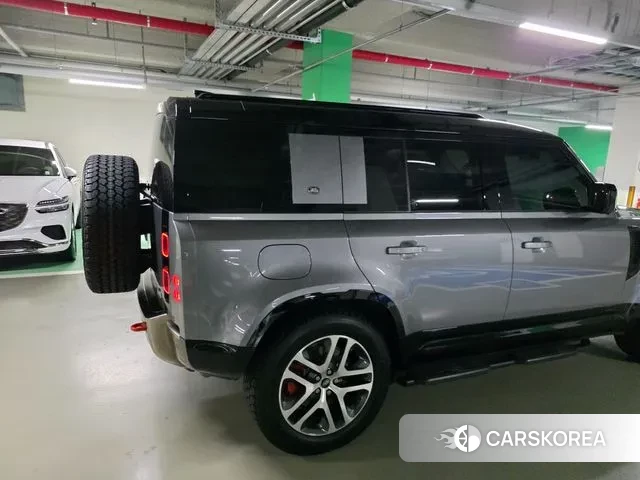 Land Rover Defender (L663) 2023 Серебряный двухцветный из Кореи, фото 5