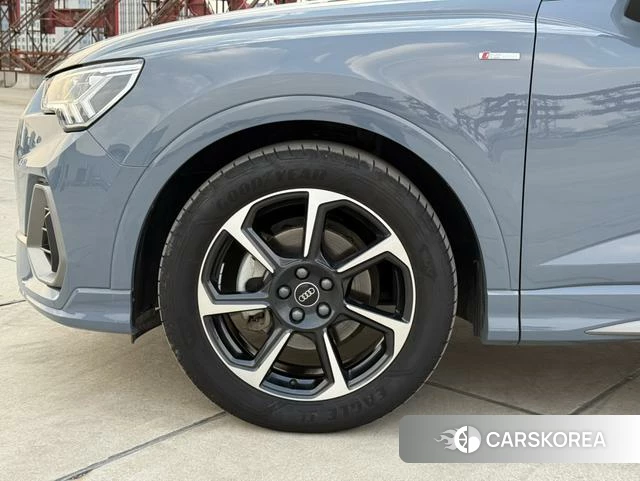 Audi Q3 Sportback 2022 Темно-серый из Китая, фото 5
